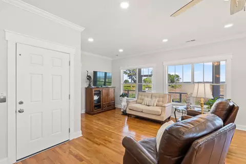 Entry Way - 141 Oak Bay Dr, Georgetown, SC 29440 photo 2 of 4