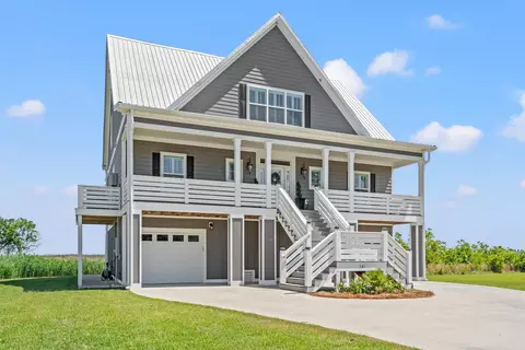 Exterior - 141 Oak Bay Dr, Georgetown, SC 29440 photo 2 of 10