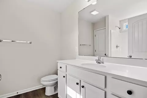 Bath - 64 Bennington Ct, Georgetown, SC 29440 photo 1 of 2