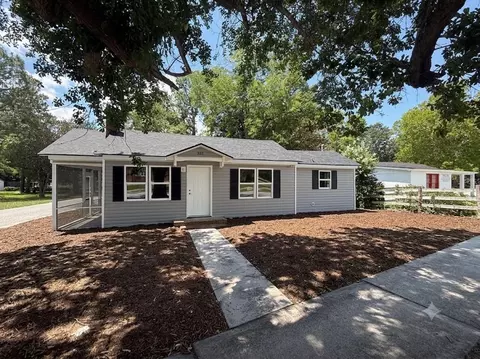 512 E Liberty St, Marion, SC 29571