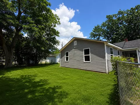 Exterior - 512 E Liberty St, Marion, SC 29571 photo 3 of 3