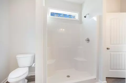 Bath - 65 Bennington Ct, Georgetown, SC 29440 photo 3 of 3