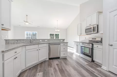 Kitchen - 65 Bennington Ct, Georgetown, SC 29440 photo 2 of 3