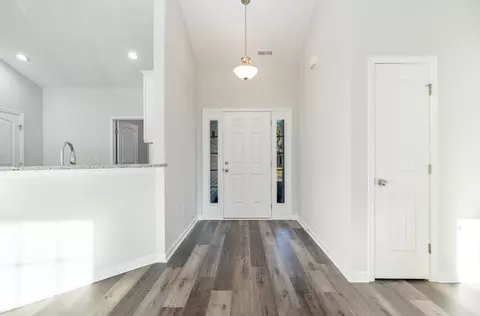 Entry Way - 65 Bennington Ct, Georgetown, SC 29440 photo 1 of 3