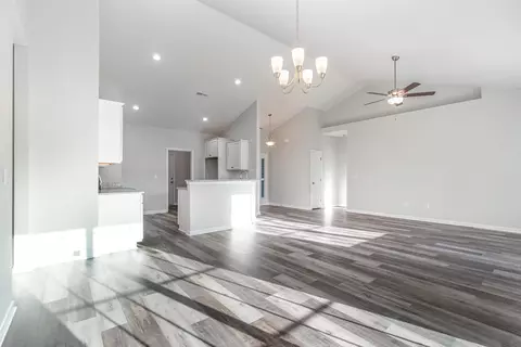 Living - 65 Bennington Ct, Georgetown, SC 29440 photo 3 of 4