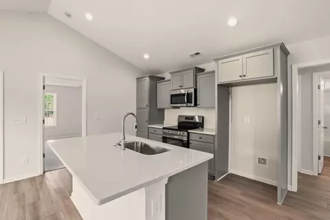 Kitchen - 55 Bennington Ct, Georgetown, SC 29440 photo 1 of 2