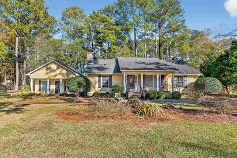 297 Linden Cir, Pawleys Island, SC 29585
