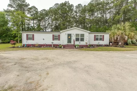 2260 Harvey Rd, Loris, SC 29569