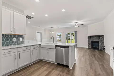 Kitchen - 369 Palmetto Sand Loop, Conway, SC 29527 photo 3 of 4