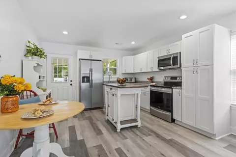 Kitchen - 5336 Bear Bluff Dr, Conway, SC 29526 photo 4 of 4