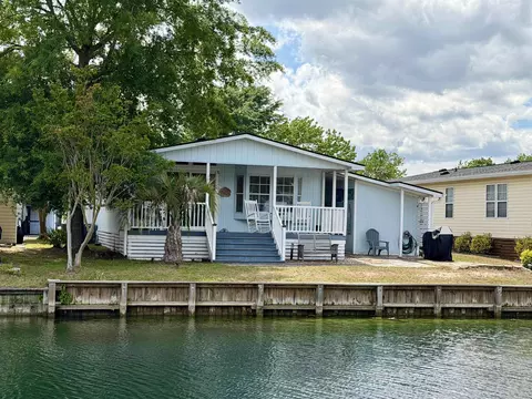494 Sandpebble Dr, Surfside Beach, SC 29575