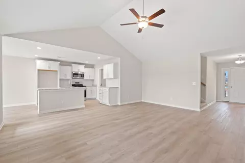 Living - 908 Woodside Dr, Conway, SC 29526 photo 2 of 2