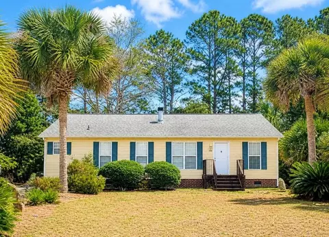 256 Stone Throw Dr, Murrells Inlet, SC 29576