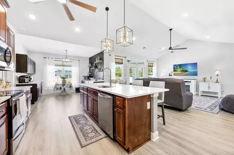 Kitchen - 1478 Red Bluff Rd, Loris, SC 29569 photo 5 of 8