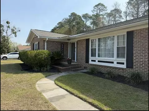 27 Plantation Rd, Myrtle Beach, SC 29588