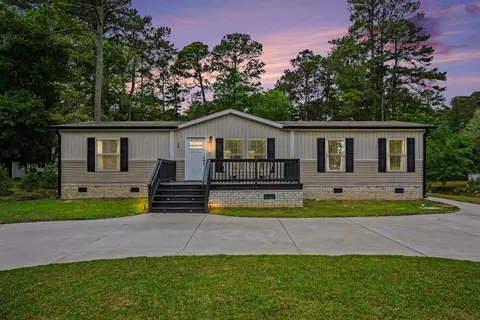 335 Ridgewood Dr NW, Calabash, NC 28467