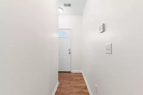 Entry Way - 2757 Winterbrook Dr #E, Florence, SC 29505 photo 2 of 4
