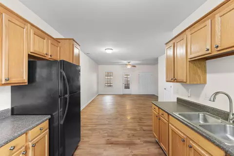 Entry Way - 2757 Winterbrook Dr #E, Florence, SC 29505 photo 3 of 4