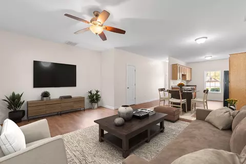 Living - 2757 Winterbrook Dr #E, Florence, SC 29505 photo 4 of 5