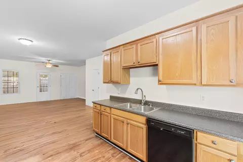 Kitchen - 2757 Winterbrook Dr #E, Florence, SC 29505 photo 5 of 5