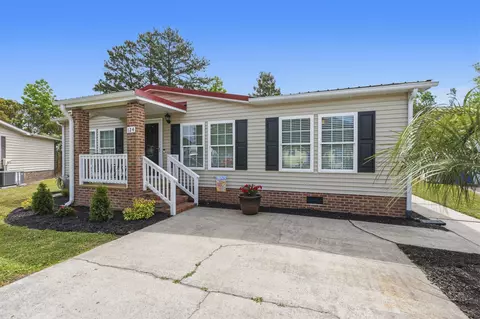 124 Queens Rd, Little River, SC 29566