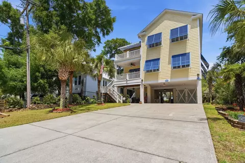407 S Causeway Rd, Pawleys Island, SC 29585