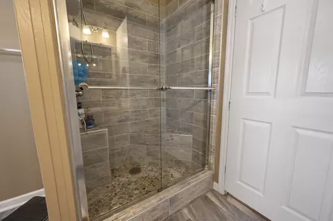 Bath - 8629 Bragg Dr, Myrtle Beach, SC 29588 photo 2 of 3