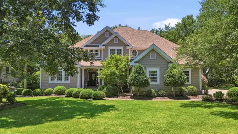 99 Hunters Oak Ct, Pawleys Island, SC 29585