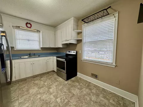 Kitchen - 517 Singleton Ave, Kingstree, SC 29556 photo 1 of 2