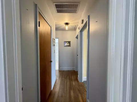Entry Way - 517 Singleton Ave, Kingstree, SC 29556 photo 2 of 4