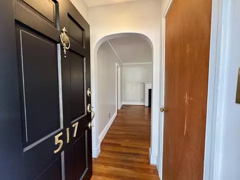 Entry Way - 517 Singleton Ave, Kingstree, SC 29556 photo 1 of 4