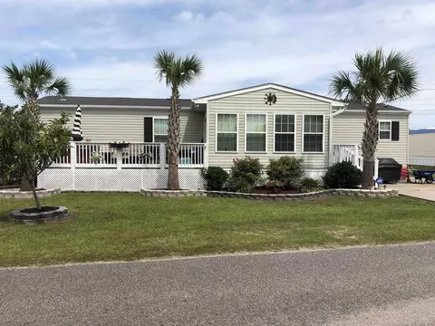 709 Parkway Dr, North Myrtle Beach, SC 29582