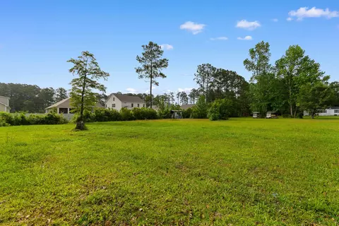 3238 Daisey Rd, Loris, SC 29569