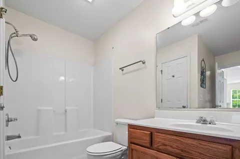 Bath - 977 Silvercrest Dr, Myrtle Beach, SC 29579 photo 2 of 3