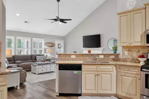 Kitchen - 536 Shea Loop, Myrtle Beach, SC 29588 photo 6 of 6