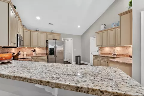 Kitchen - 536 Shea Loop, Myrtle Beach, SC 29588 photo 2 of 6