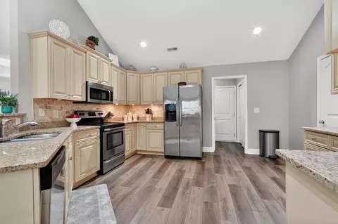 Kitchen - 536 Shea Loop, Myrtle Beach, SC 29588 photo 3 of 6