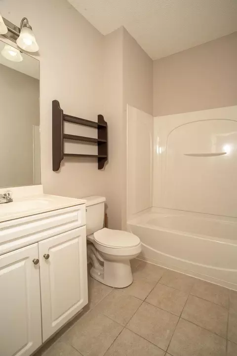 Bath - 300 Kiskadee Loop #B, Conway, SC 29526 photo 3 of 10