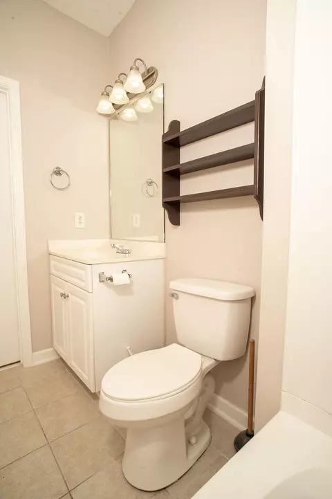 Bath - 300 Kiskadee Loop #B, Conway, SC 29526 photo 4 of 10