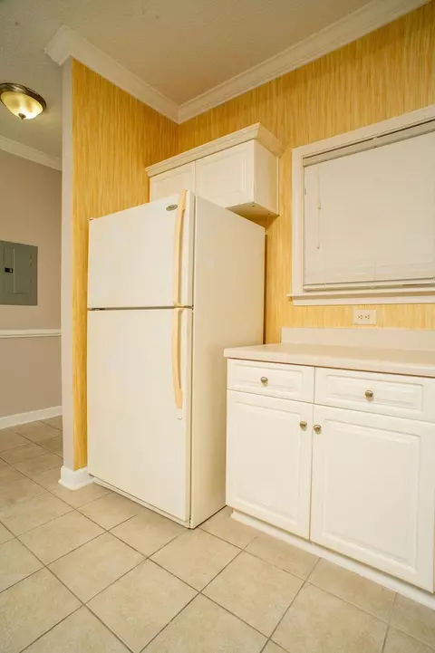 Kitchen - 300 Kiskadee Loop #B, Conway, SC 29526 photo 7 of 12