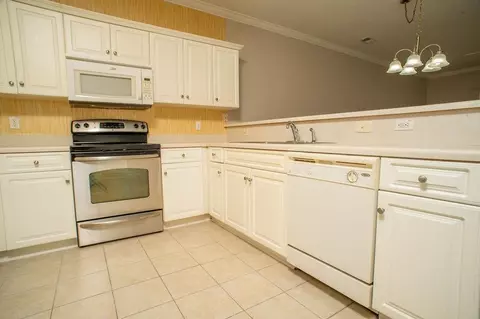 Kitchen - 300 Kiskadee Loop #B, Conway, SC 29526 photo 2 of 12