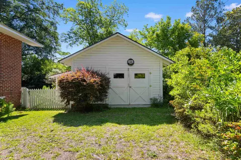Exterior - 109 S 12th Ave, Dillon, SC 29536 photo 6 of 8