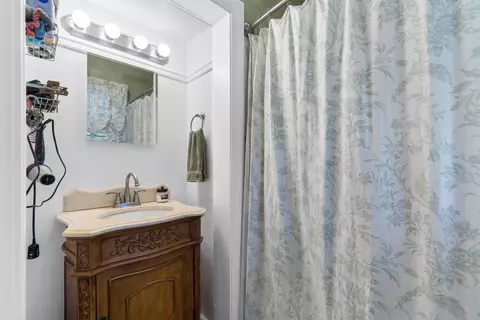 Bath - 109 S 12th Ave, Dillon, SC 29536 photo 2 of 2