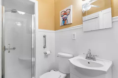 Bath - 109 S 12th Ave, Dillon, SC 29536 photo 1 of 2