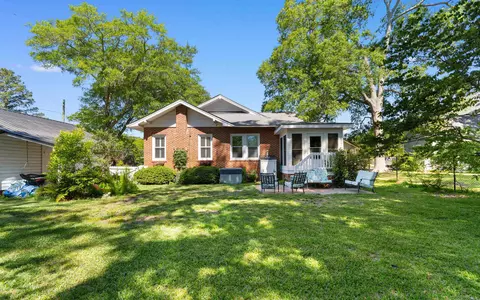 Exterior - 109 S 12th Ave, Dillon, SC 29536 photo 7 of 8