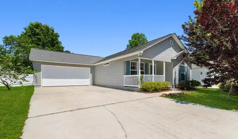 5008 Blue Spruce Ln, Murrells Inlet, SC 29576