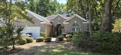 91 Deacon Dr, Pawleys Island, SC 29585