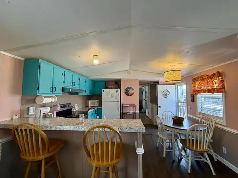 147 Oceanside Dr, Surfside Beach, SC 29575 photo 6