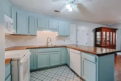 Kitchen - 1156 Pollen Loop, Murrells Inlet, SC 29576 photo 2 of 3