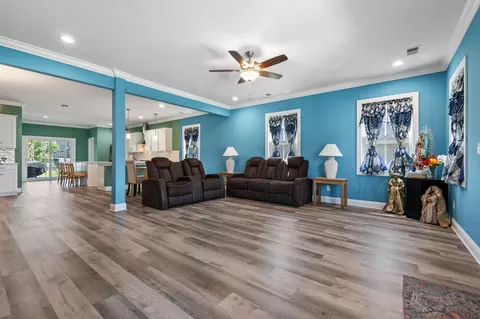 Living - 968 Shipmaster Ave, Myrtle Beach, SC 29579 photo 2 of 5